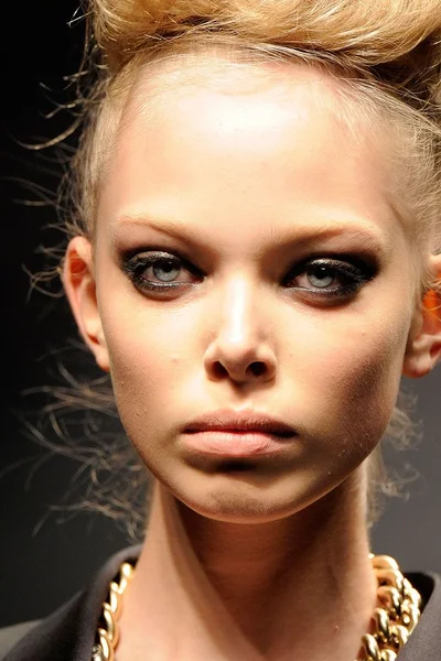 Look 12